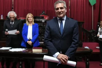 Senadores bonaerenses de LLA buscan eliminar las PASO en la provincia