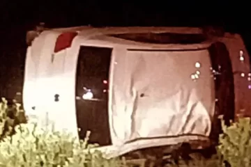 Río Negro: tiene 12 años, le sacó el auto a sus padres para correr una picada y volcó en la ruta Río Negro: tiene 12 años, le sacó el auto a sus padres para correr una picada y volcó en la ruta