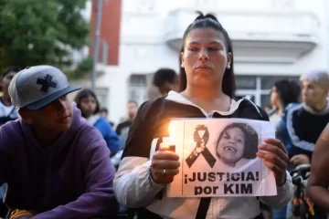 Crimen de Kim Gómez: una jornada teñida de tristeza, conmoción y bronca en La Plata Crimen de Kim Gómez: una jornada teñida de tristeza, conmoción y bronca en La Plata