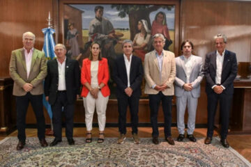 El Gobierno le prometió a la Mesa de Enlace que eliminará el impuesto al Cheque