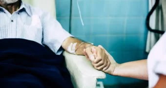 Milei aplica la Motosierra ajustando programas contra el cáncer, vacunas, HIV y enfermedades crónicas Milei aplica la Motosierra ajustando programas contra el cáncer, vacunas, HIV y enfermedades crónicas