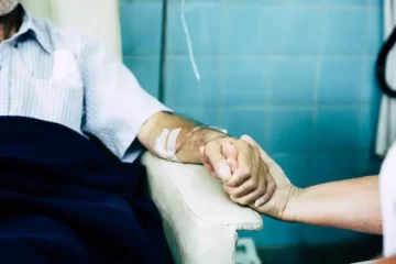 Milei aplica la Motosierra ajustando programas contra el cáncer, vacunas, HIV y enfermedades crónicas Milei aplica la Motosierra ajustando programas contra el cáncer, vacunas, HIV y enfermedades crónicas