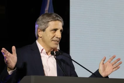 Caputo anunció un superávit primario de $632.844 millones en abril Caputo anunció un superávit primario de $632.844 millones en abril