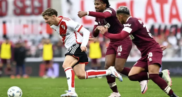 Lanús y River en un duelo por la punta de la Zona B del Clausura Lanús y River en un duelo por la punta de la Zona B del Clausura