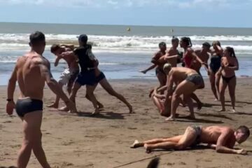Insólito: guardavidas terminaron a las piñas en una competencia de salvamiento acuático Insólito: guardavidas terminaron a las piñas en una competencia de salvamiento acuático
