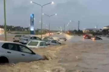 El Gobierno creó el subsidio para asistir a damnificados por el temporal en Bahía El Gobierno creó el subsidio para asistir a damnificados por el temporal en Bahía