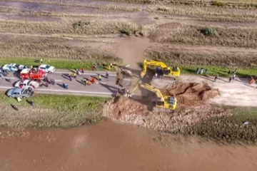 Corte total en dos tramos de rutas nacionales cercanas a Bahía Blanca Corte total en dos tramos de rutas nacionales cercanas a Bahía Blanca