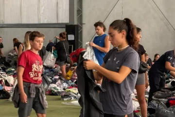 Bahía: En dos horas se inscribieron 4 mil voluntarios para ayudar a damnificados por el temporal Bahía: En dos horas se inscribieron 4 mil voluntarios para ayudar a damnificados por el temporal