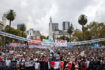 Día de la Memoria: con fuertes críticas al Gobierno, terminó el acto en Plaza de Mayo