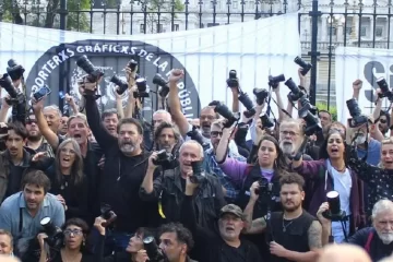 Reporteros gráficos hicieron un “camarazo” por Pablo Grillo, el fotógrafo reprimido en la marcha de jubilados