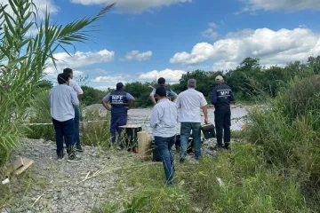 Conmoción en Tucumán: hallaron sin vida a una nena de 7 años a orillas del río y detuvieron a su madre