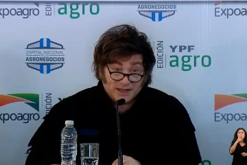 Milei: «Los buenos son los azules y los hijos de puta son los que tienen trapos en la cara»