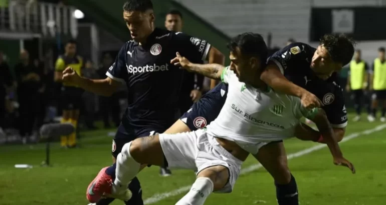 Banfield e Independiente empataron en la reanudación tras el temporal Banfield e Independiente empataron en la reanudación tras el temporal