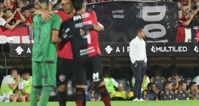 Bernardi debuta como DT de un Newell’s que le teme al descenso Bernardi debuta como DT de un Newell’s que le teme al descenso