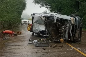 Sierra de la Ventana: Se le desprendió el carro que remolcaba y terminó volcando en la Ruta 76