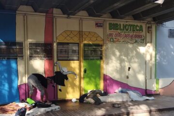 “No damos mas”: El reclamo de la Biblioteca ‘Del otro lado del árbol’ por el abandono en el Parque Saavedra de La Plata “No damos mas”: El reclamo de la Biblioteca ‘Del otro lado del árbol’ por el abandono en el Parque Saavedra de La Plata