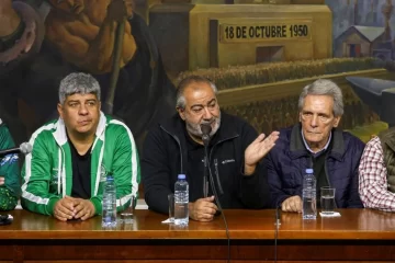 «El regreso de los muertos vivos»: el Gobierno le puso título al paro de la CGT y a la vuelta de Massa «El regreso de los muertos vivos»: el Gobierno le puso título al paro de la CGT y a la vuelta de Massa