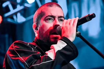 «Manga de nazis»: Pato Fontanet apuntó contra el gobierno de Milei en pleno show