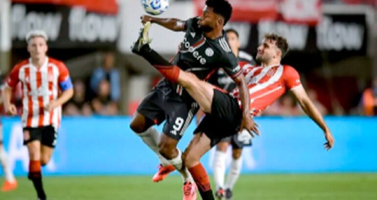 Estudiantes y River se miden en La Plata Estudiantes y River se miden en La Plata