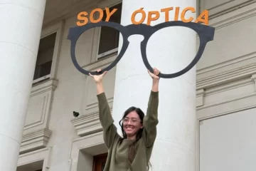 Derribando barreras: se recibió en la UNS la primera estudiante sorda