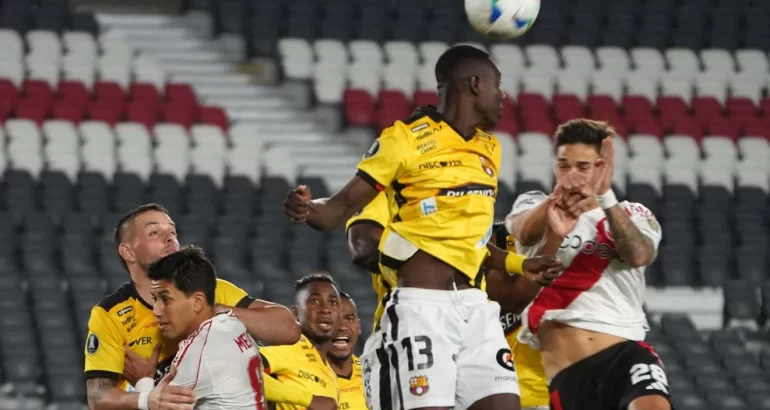 Un pálido River no pasó del empate ante Barcelona por la Libertadores Un pálido River no pasó del empate ante Barcelona por la Libertadores