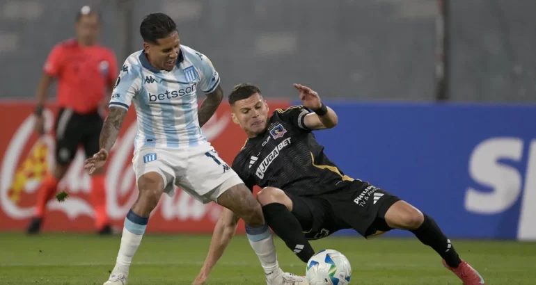 Racing rescató un buen punto ante Colo Colo en Chile por la Libertadores Racing rescató un buen punto ante Colo Colo en Chile por la Libertadores