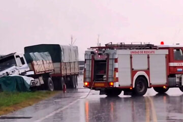 Tragedia en Ruta 65: un hombre de Bolivar murió tras choque frontal entre auto y camión