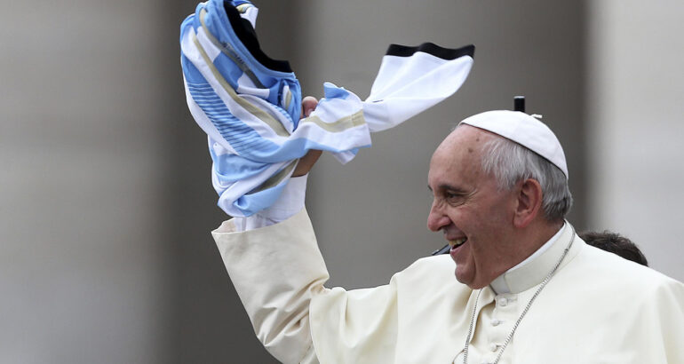 La AFA suspendió los partidos del lunes por el fallecimiento del Papa Francisco La AFA suspendió los partidos del lunes por el fallecimiento del Papa Francisco