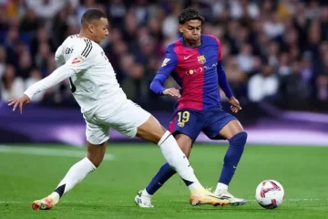 Barcelona y Real Madrid juegan un clásico que puede definir LaLiga
