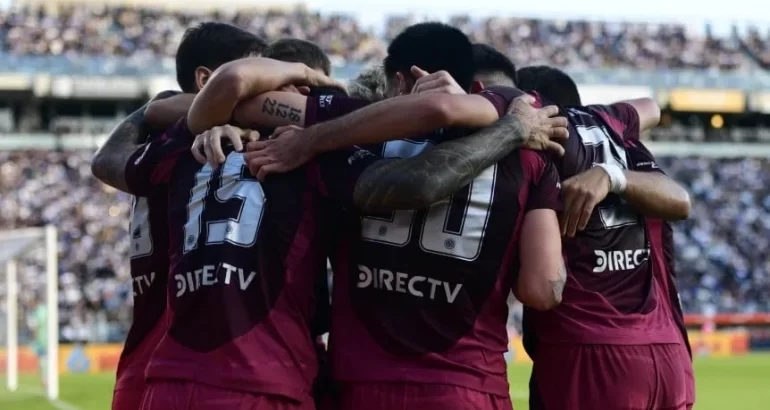 River goleó a Gimnasia y se metió en playoffs River goleó a Gimnasia y se metió en playoffs