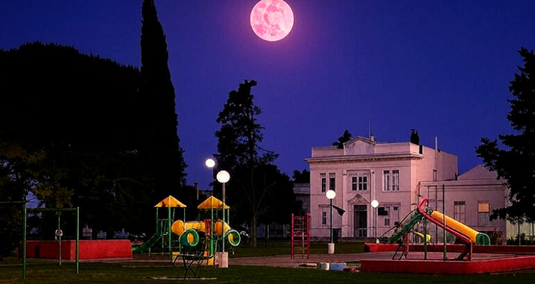 Un eclipse parcial de «Luna de Sangre» podrá observarse esta noche en cielo Argentino Un eclipse parcial de «Luna de Sangre» podrá observarse esta noche en cielo Argentino