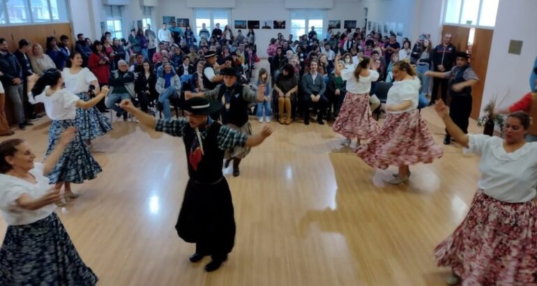 Carhué celebra el 25 de Mayo con una jornada de cultura, tradición y comunidad Carhué celebra el 25 de Mayo con una jornada de cultura, tradición y comunidad