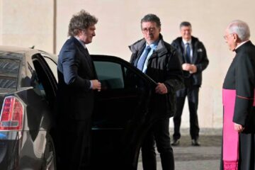 Milei viajará a Roma para la misa de asunción del papa León XIV