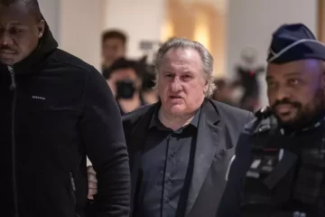 Condenan a Gérard Depardieu a 18 meses de prisión por agresión sexual