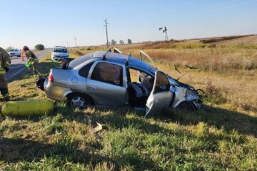 Dos heridos en un choque frontal entre auto y camión en Ruta 33