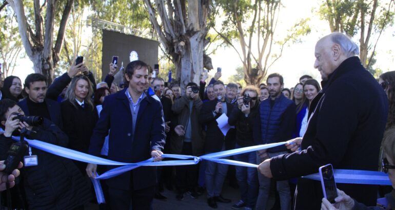 UTEDYC inauguró el complejo “Tamarisco” y Carhué fortalece su perfil turístico UTEDYC inauguró el complejo “Tamarisco” y Carhué fortalece su perfil turístico