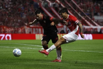 Argentinos y Huracán clasificaron a cuartos de final del Torneo Apertura