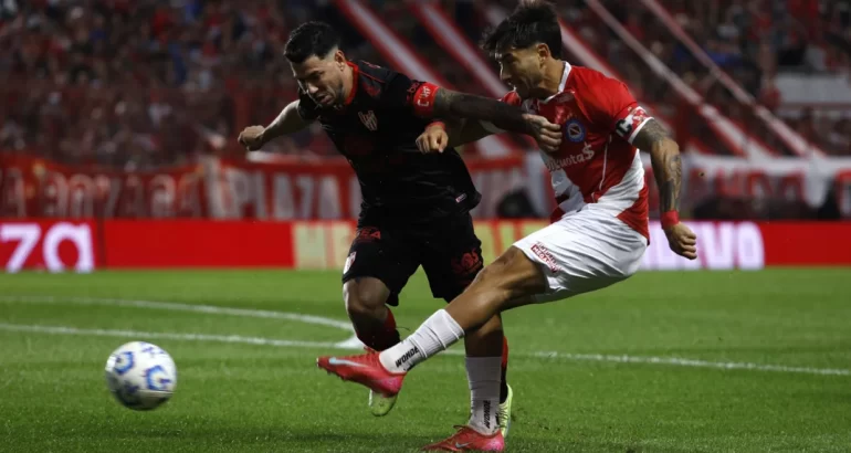 Argentinos y Huracán clasificaron a cuartos de final del Torneo Apertura Argentinos y Huracán clasificaron a cuartos de final del Torneo Apertura