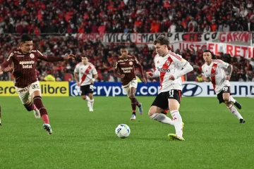 River cerró la fase de Grupos con un pálido empate ante Universitario