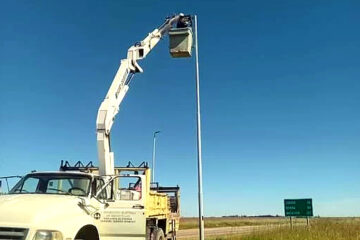 Espartillar mejora la iluminación sobre la Ruta 33 con nuevas luminarias LED