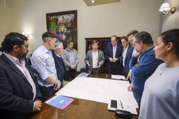 Kicillof anunció obras que triplicarán el caudal del Canal Maldonado en Bahía Blanca Kicillof anunció obras que triplicarán el caudal del Canal Maldonado en Bahía Blanca