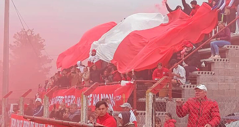 Un sueño de cemento y corazón: Deportivo Rivera inauguró sus tribunas Un sueño de cemento y corazón: Deportivo Rivera inauguró sus tribunas