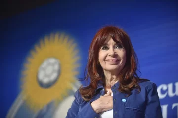 Cristina: «Tus dólares, tu decisión, pero un pastelito está dos lucas, ¿qué te pasa?»