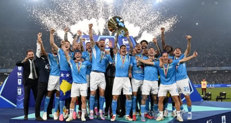 Napoli gritó campeón de la Serie A por cuarta vez en su historia Napoli gritó campeón de la Serie A por cuarta vez en su historia