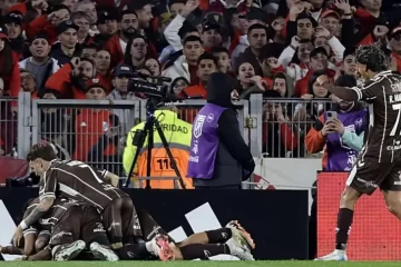 Platense eliminó a River en el Monumental y es semifinalista