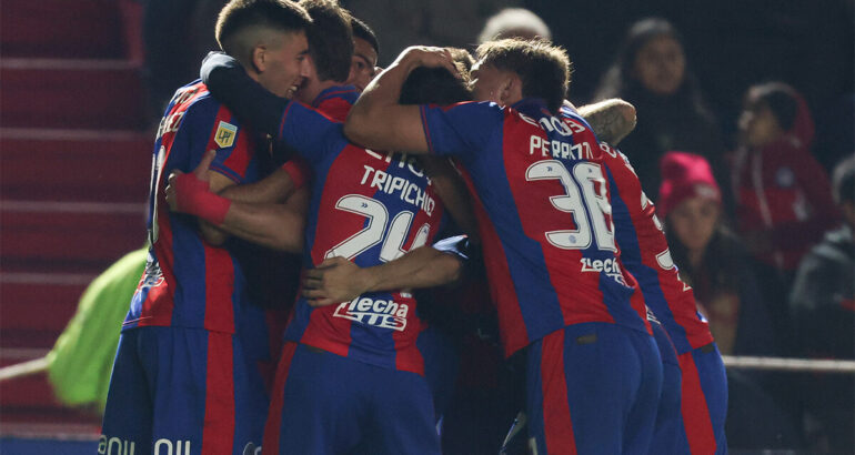 San Lorenzo va por la punta ante Platense San Lorenzo va por la punta ante Platense