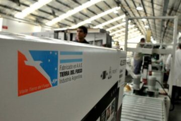 Comprar directo desde Tierra del Fuego: celulares y televisores hasta 30% más baratos