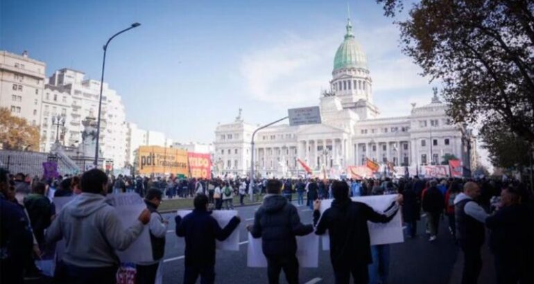 Mientras crece el ajuste, advierten por el impacto del recorte en universidades, salud y ciencia Mientras crece el ajuste, advierten por el impacto del recorte en universidades, salud y ciencia