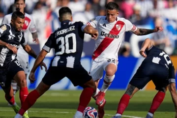 River no pudo con los Méxicanos y puso su clasificación en suspenso