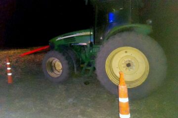 Grave accidente rural: un trabajador suarense fue aplastado por un tractor en La Madrid